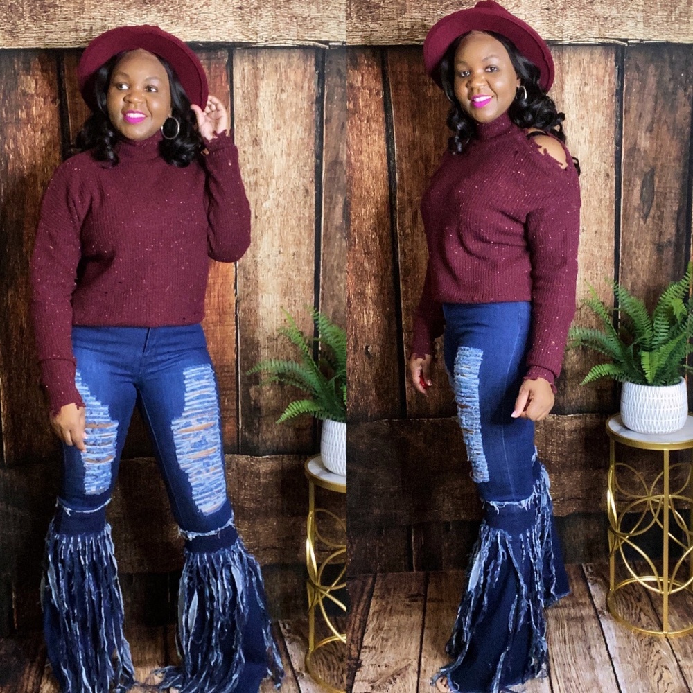 OPEN SHOULDER KNIT SWEATER
